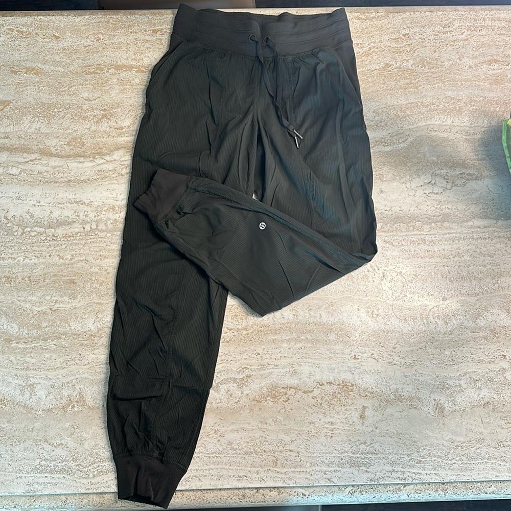 Lululemon Dance Studio Mid-Rise Jogger Full Length Size 6